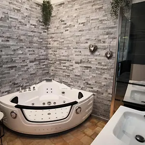 Appartement Le Lavandin Classe 3 Etoiles, Riez